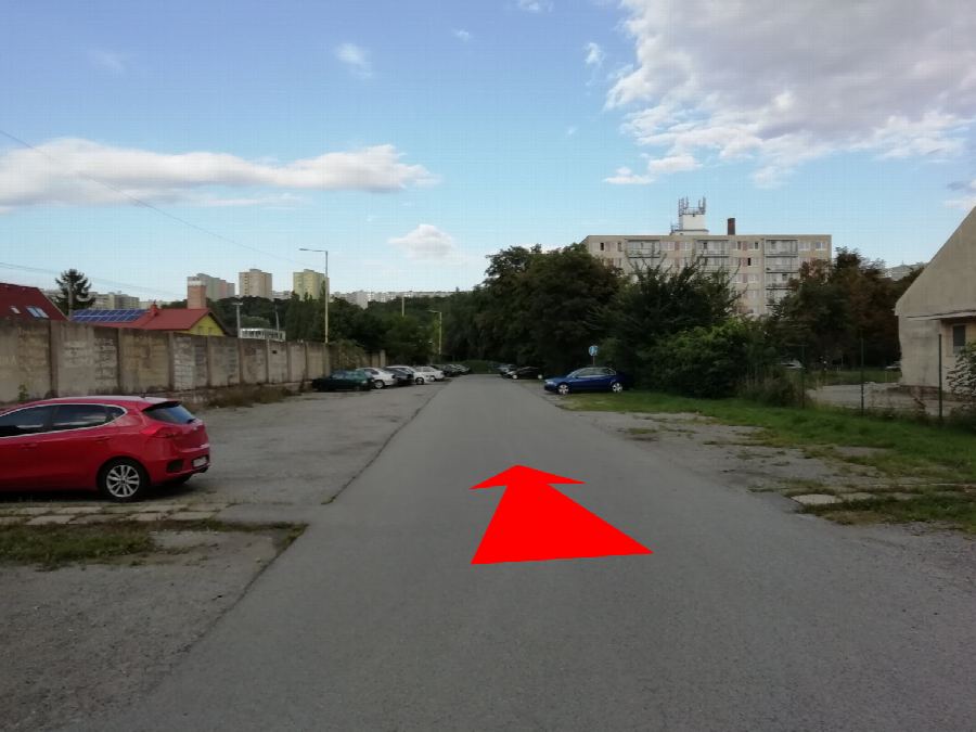 4 · Popri parkovisku